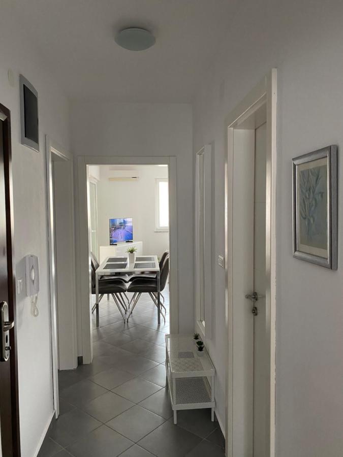 Elegant 2-bedroom With Free Parking Appartement